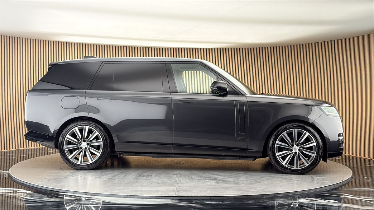 More views of Land Rover Range Rover