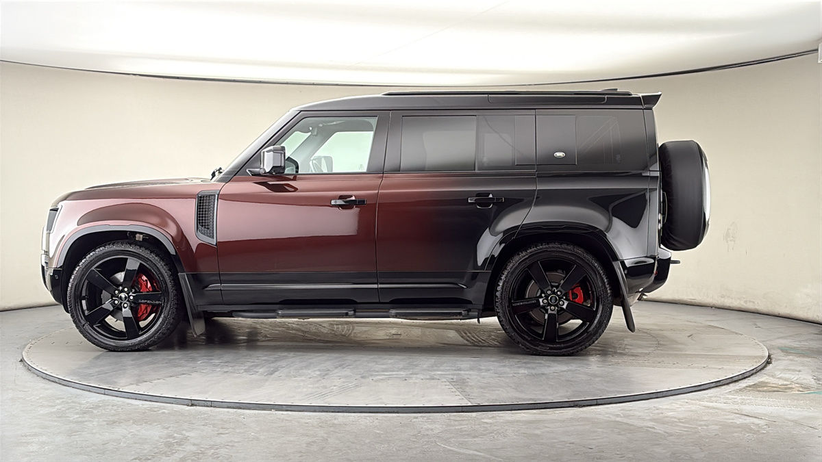 More views of Land Rover Defender 110