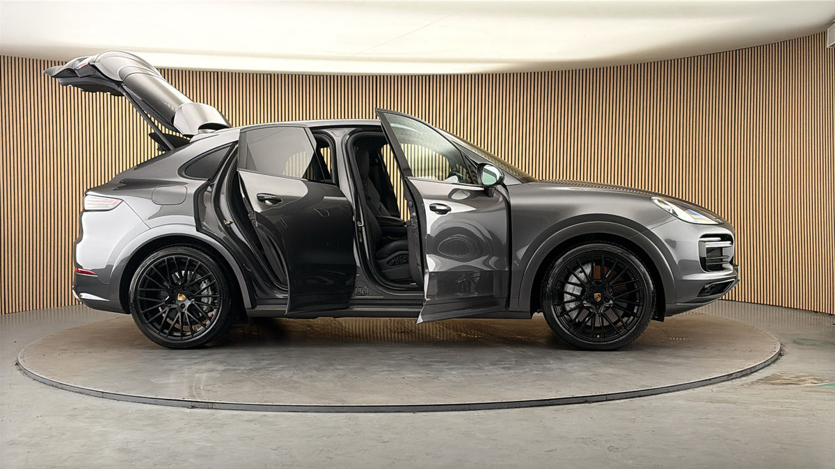 More views of Porsche Cayenne