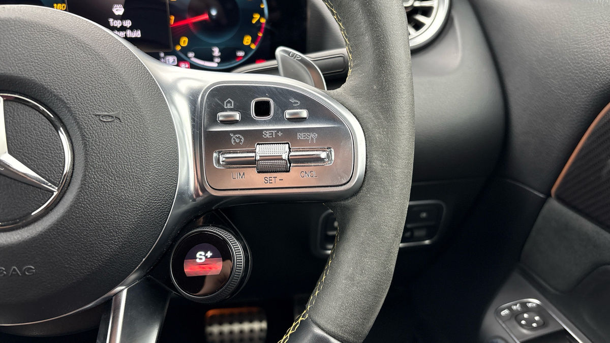 Mercedes-Benz GLA Image 14