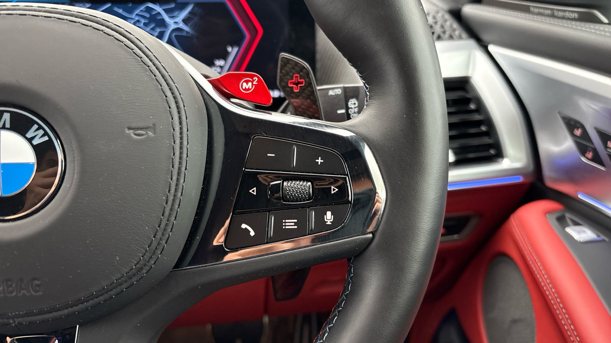 BMW XM Image 14