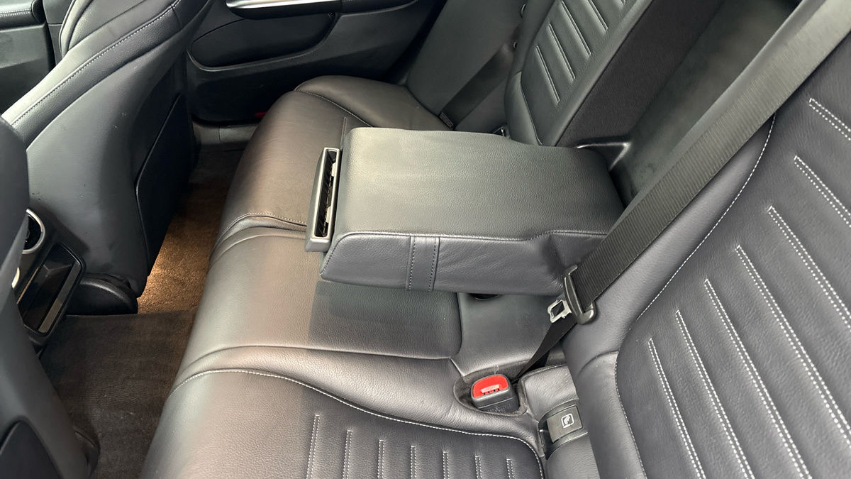 Mercedes-Benz C Class Image 9