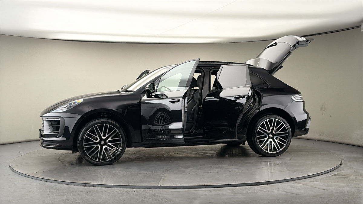 More views of Porsche Macan