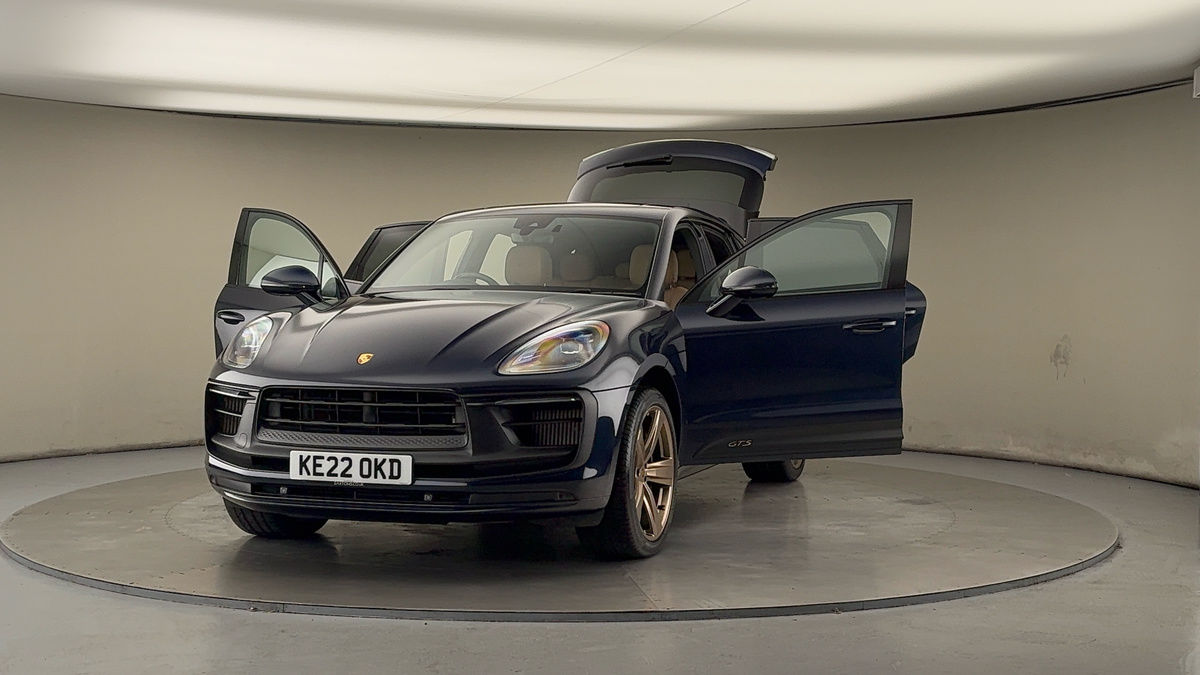 More views of Porsche Macan