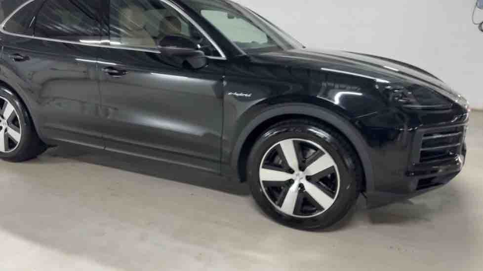 More views of Porsche Cayenne