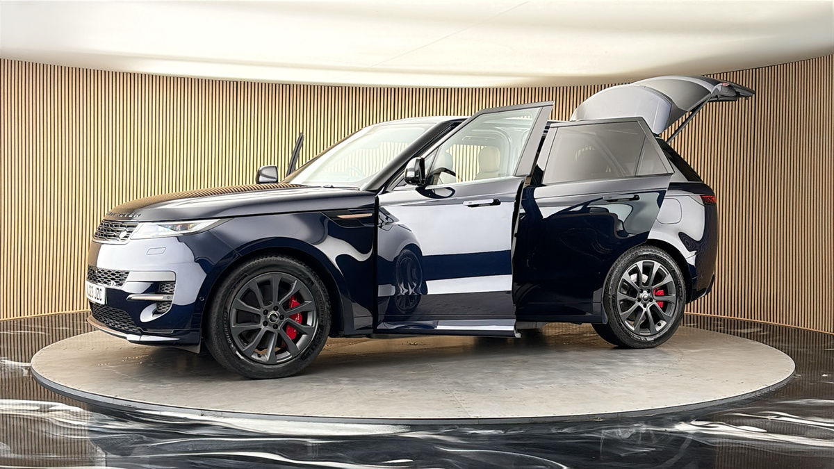 More views of Land Rover Range Rover Sport