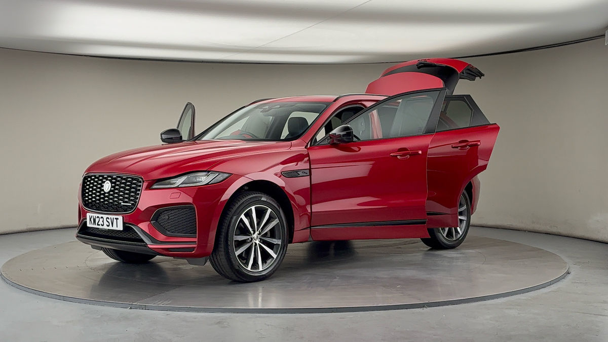 Jaguar F-PACE Image 22