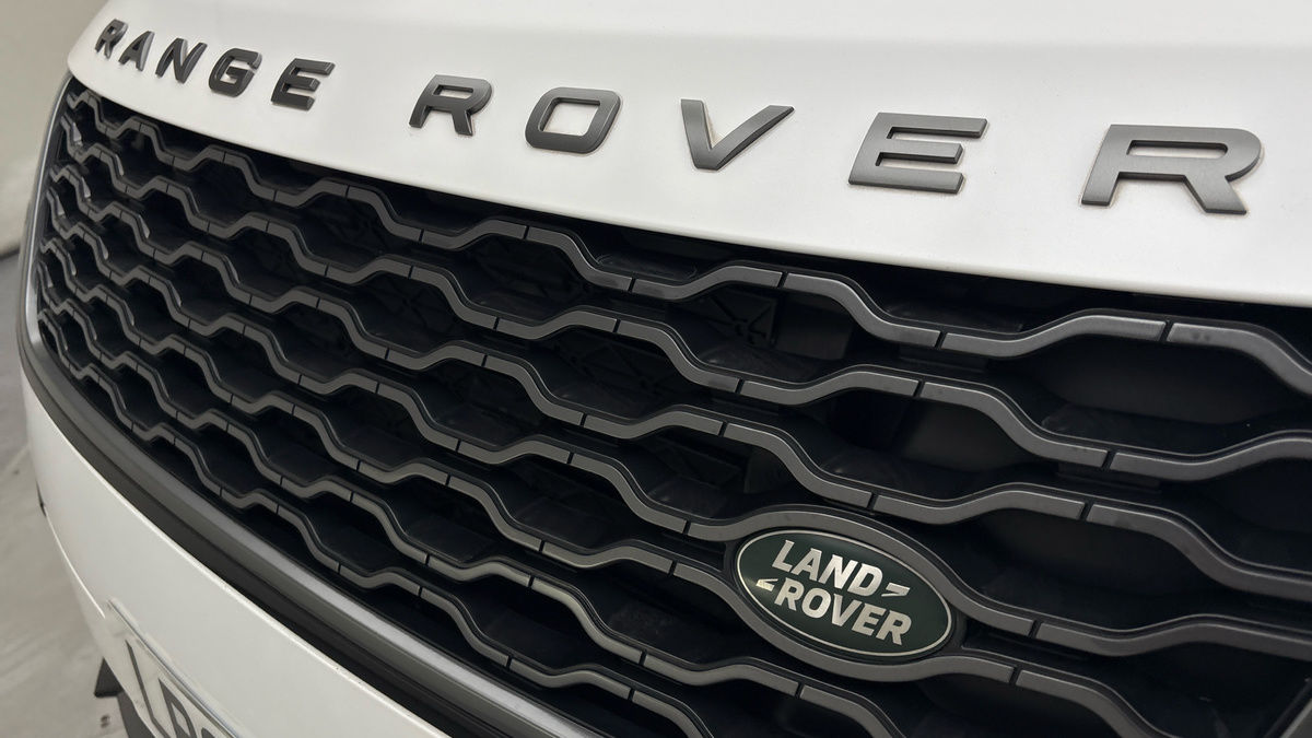 Land Rover Range Rover Velar Image 24