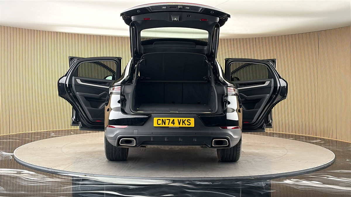 More views of Porsche Cayenne