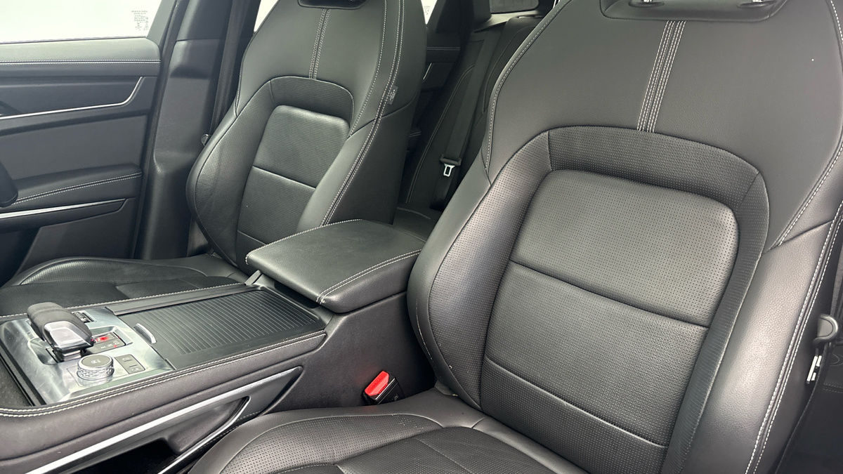 Jaguar F-PACE Image 7