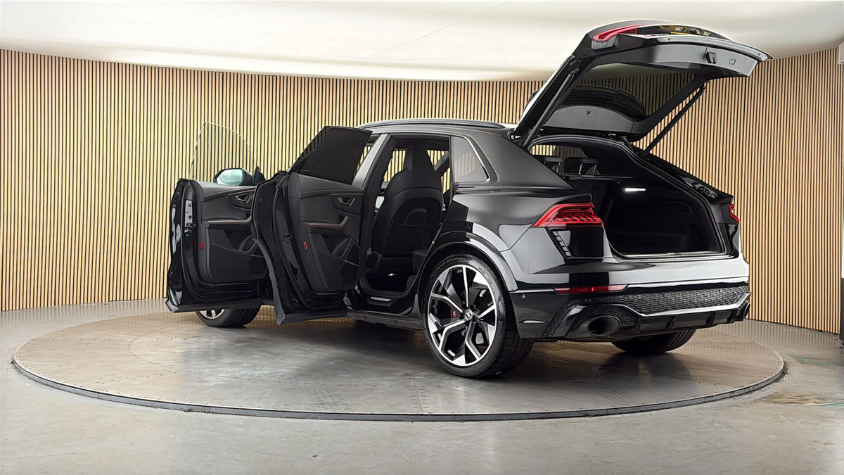More views of Audi RSQ8