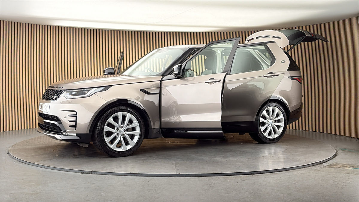 More views of Land Rover Discovery