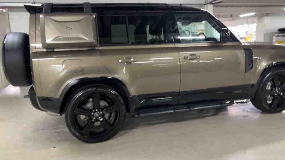 More views of Land Rover Defender 110