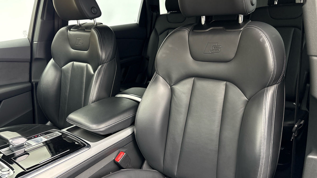 Audi Q7 Image 7