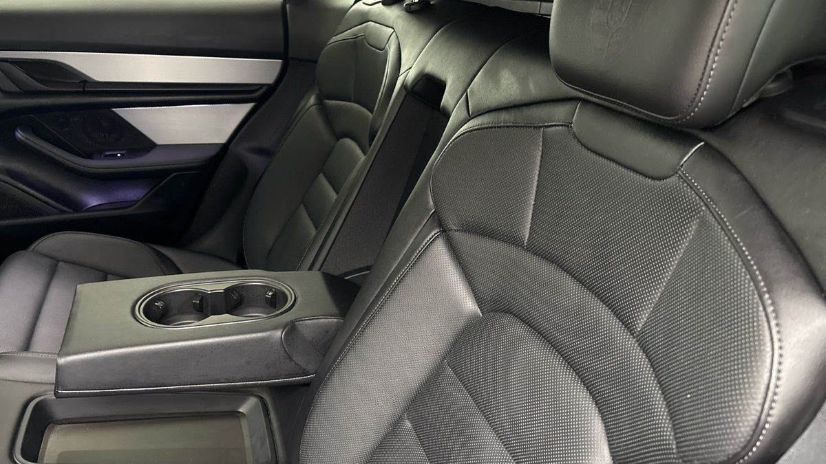 Porsche Taycan Image 10