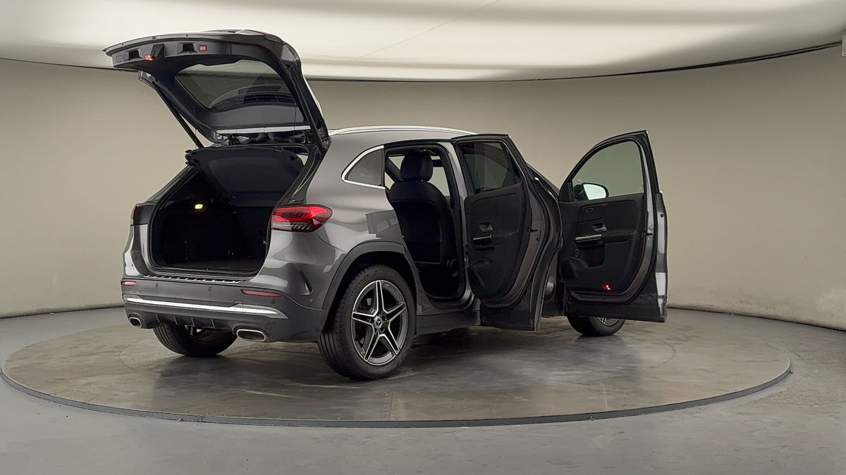 More views of Mercedes-Benz GLA
