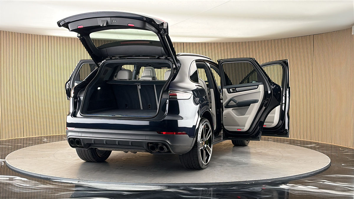 More views of Porsche Cayenne