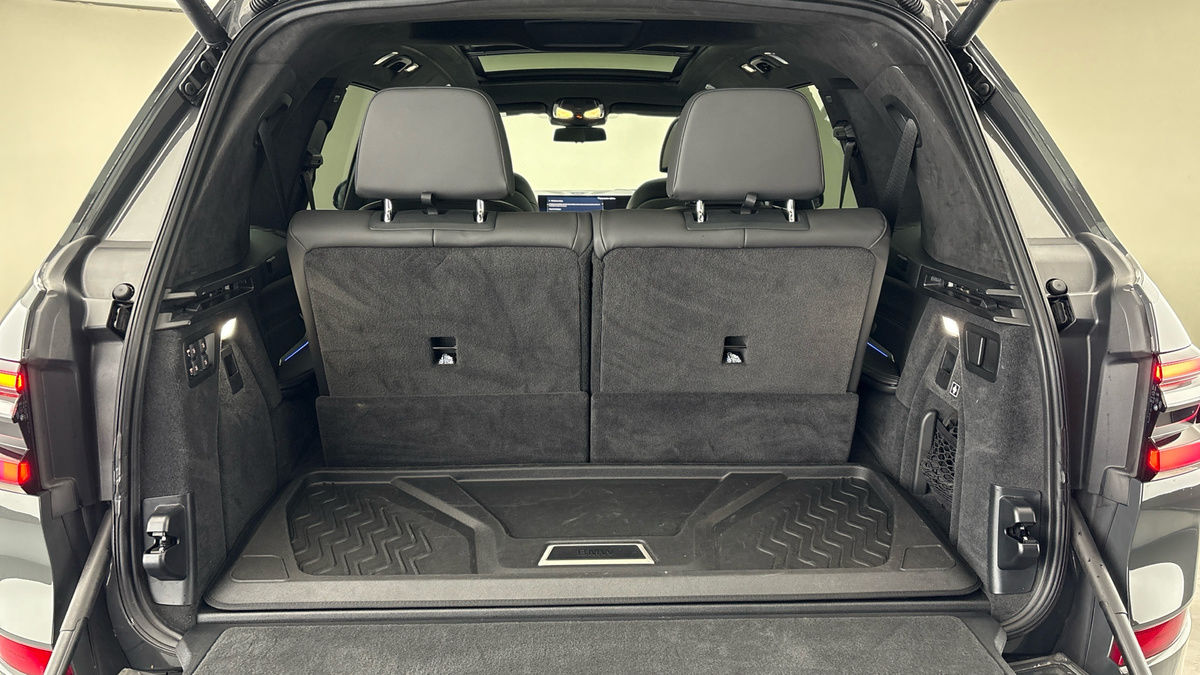 BMW X7 Image 11