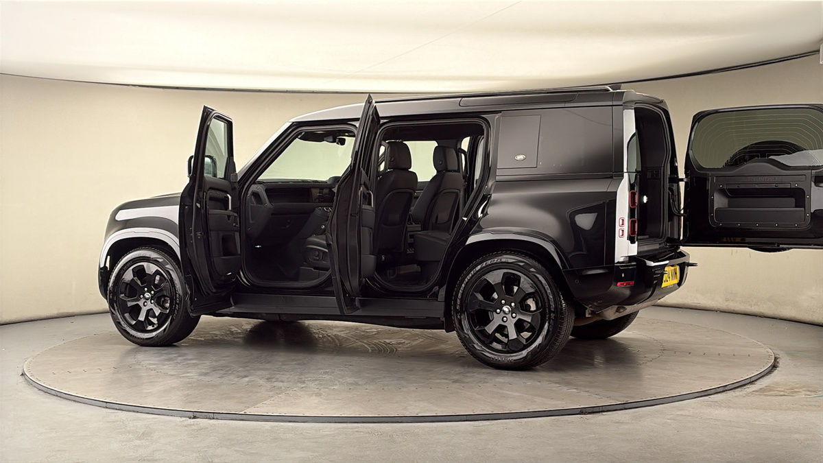 More views of Land Rover Defender 110