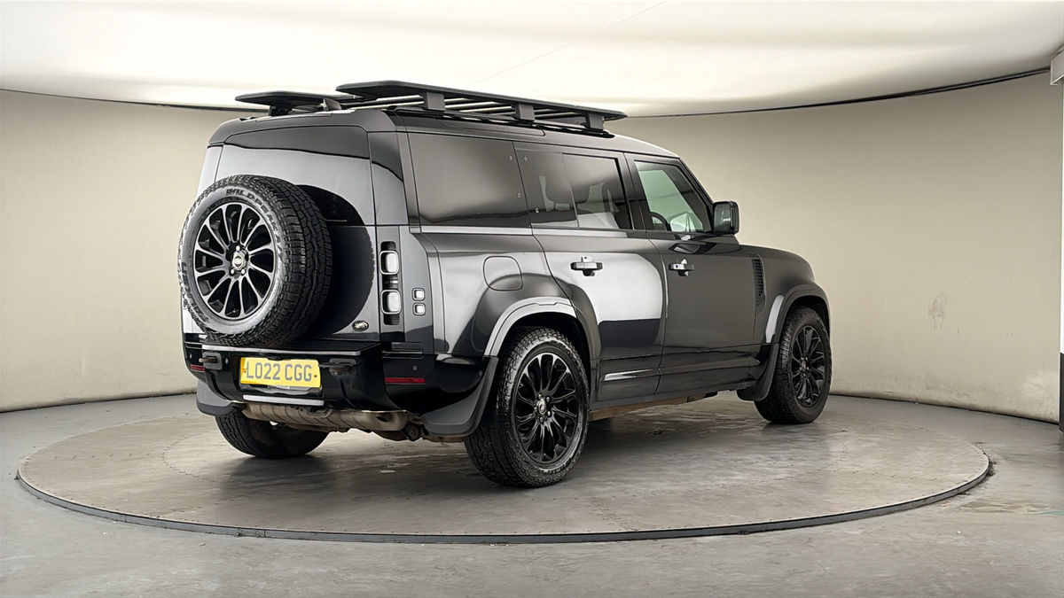 More views of Land Rover Defender 110