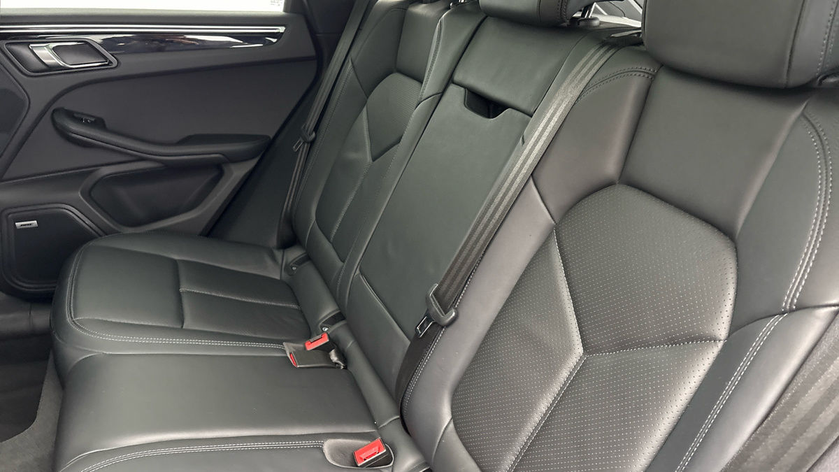 Porsche Macan Image 8