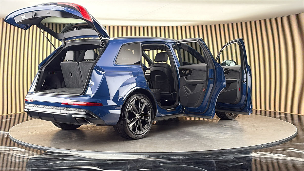 More views of Audi Q7