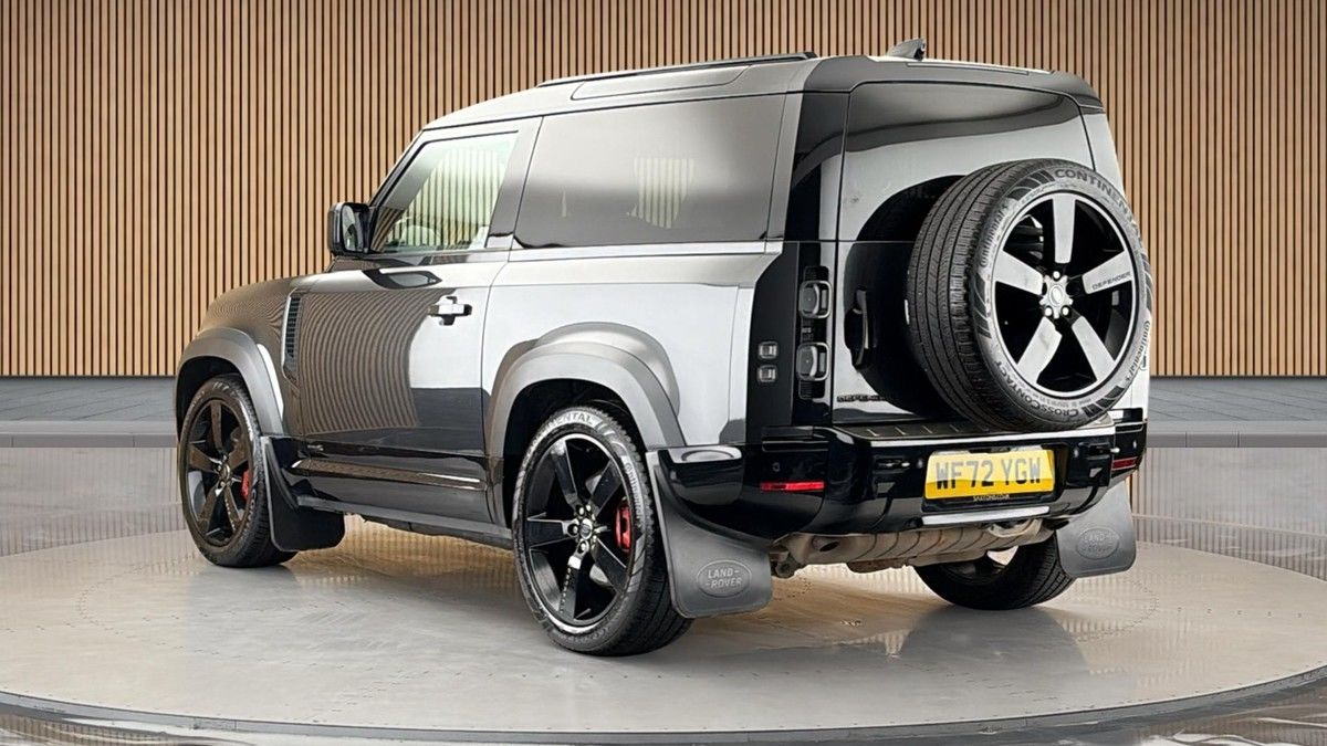 Land Rover Defender 90 Image 2