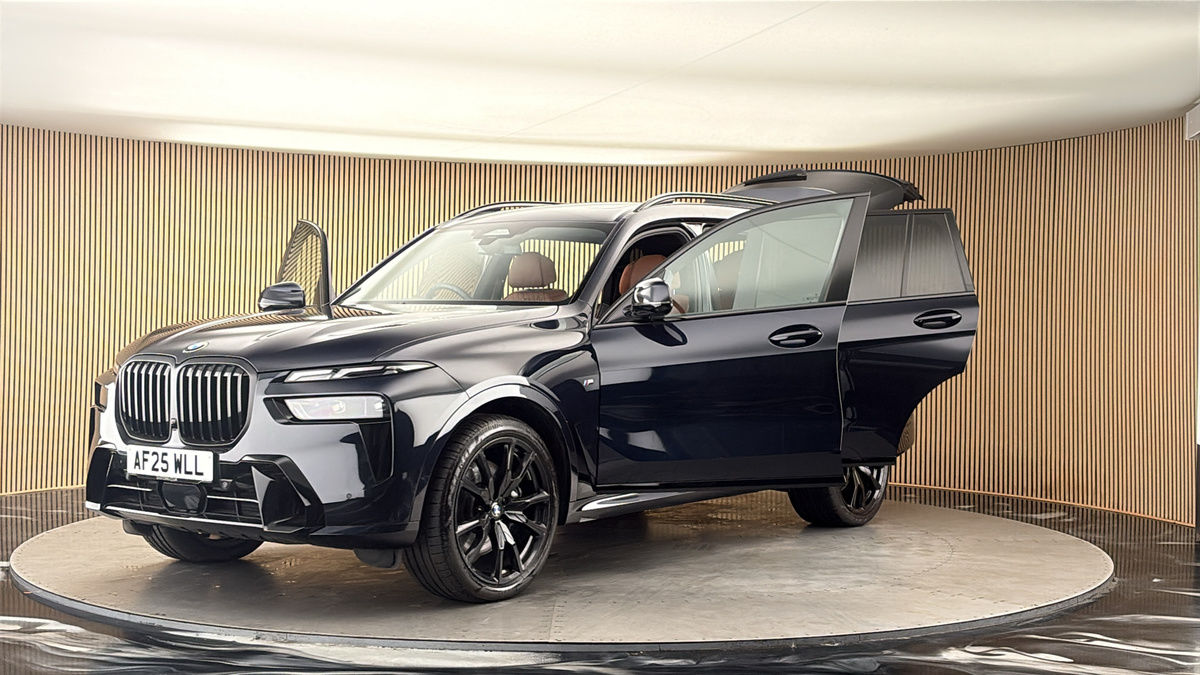 More views of BMW X7