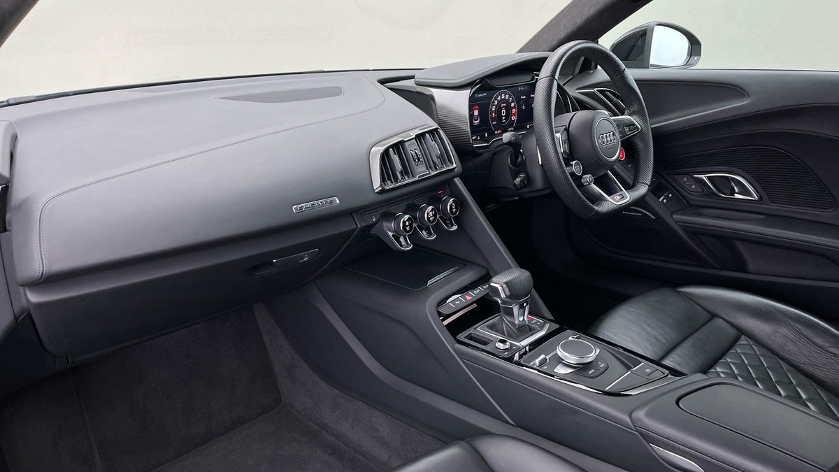 Audi R8 Image 12