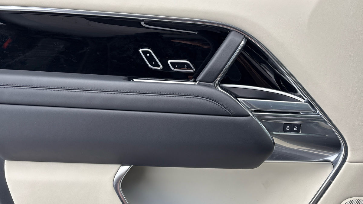 Land Rover Range Rover Image 19