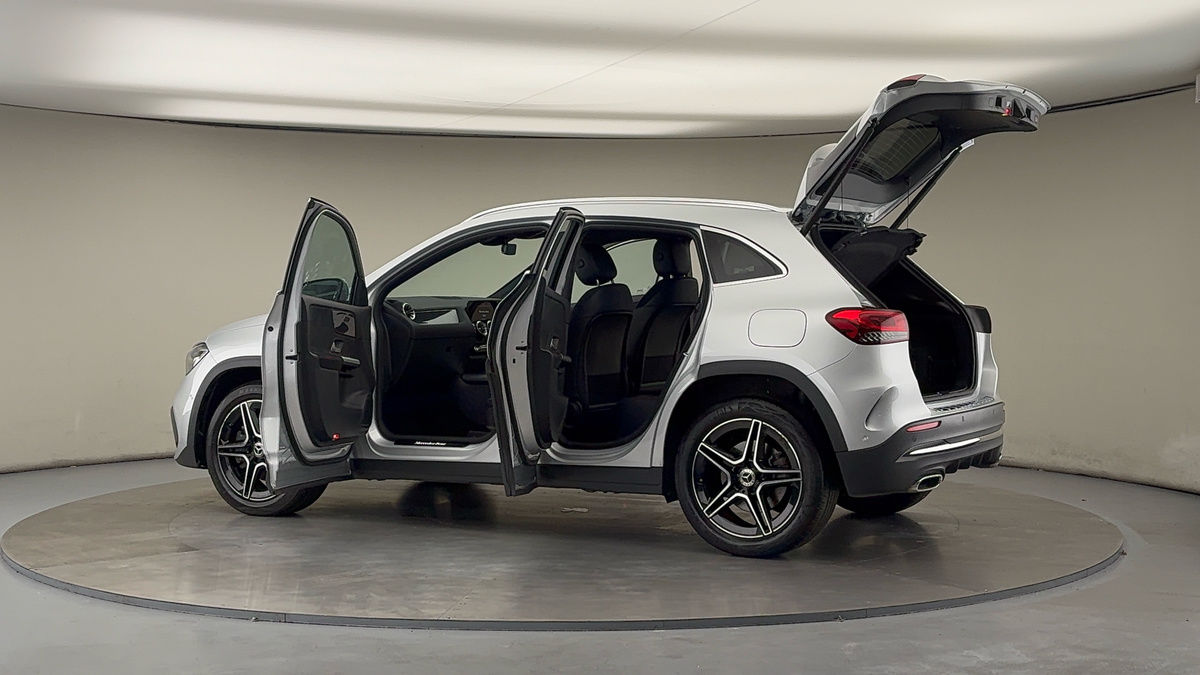 More views of Mercedes-Benz GLA