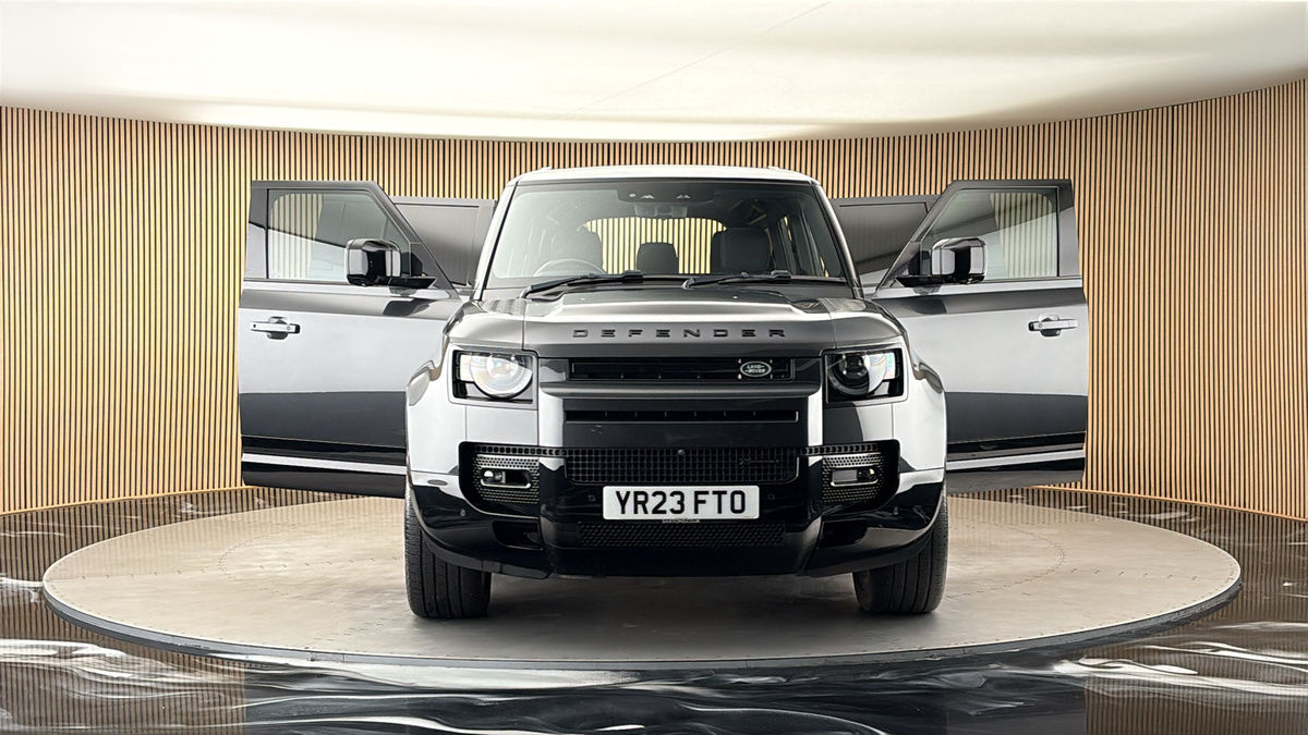 More views of Land Rover Defender 110