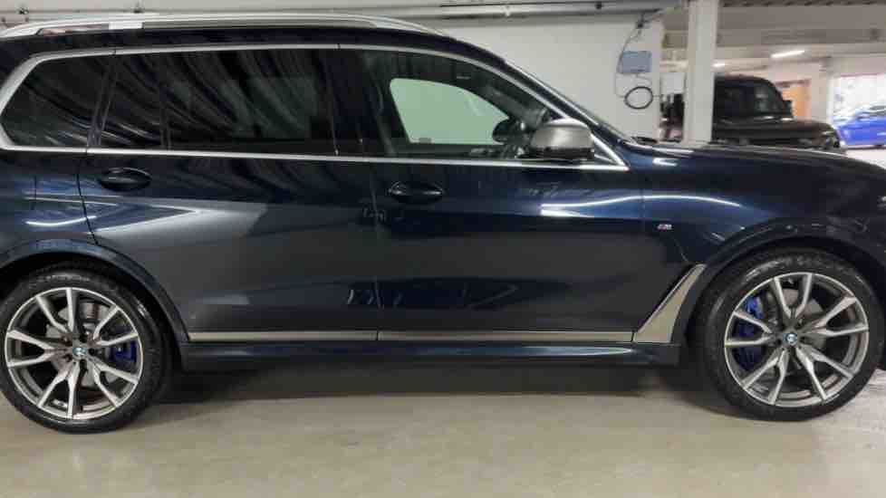 More views of BMW X7