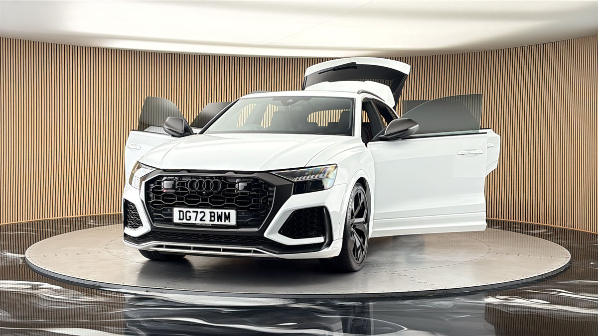More views of Audi RSQ8