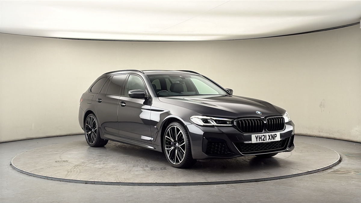 BMW 5 Series Sticky Header Image