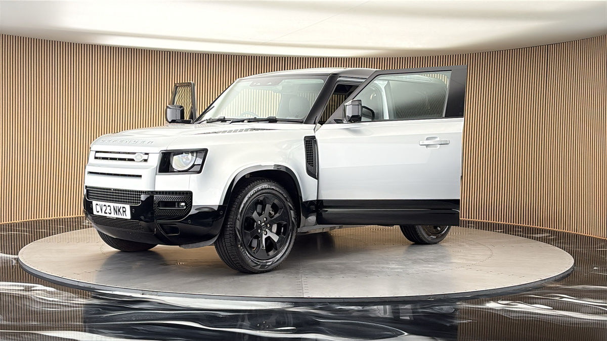 Land Rover Defender 90 Image 22
