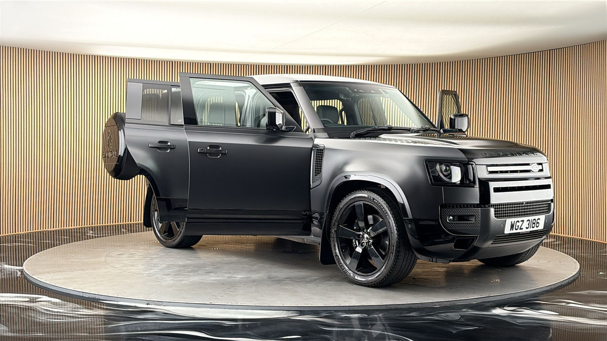 More views of Land Rover Defender 110