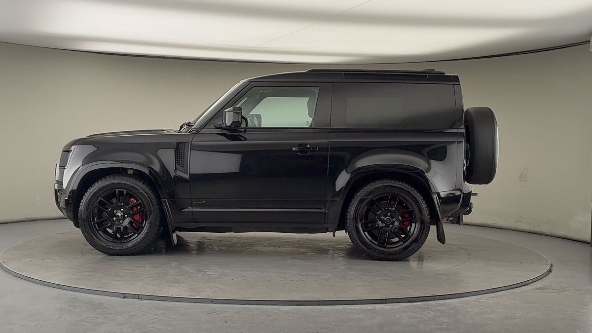 Land Rover Defender 90 Image 15