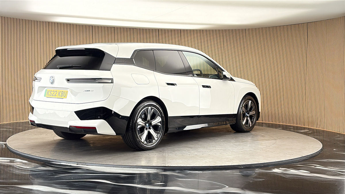 BMW iX Image 21