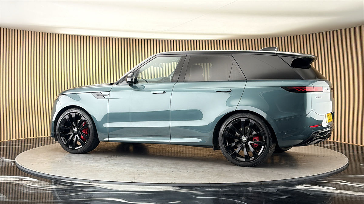 More views of Land Rover Range Rover Sport