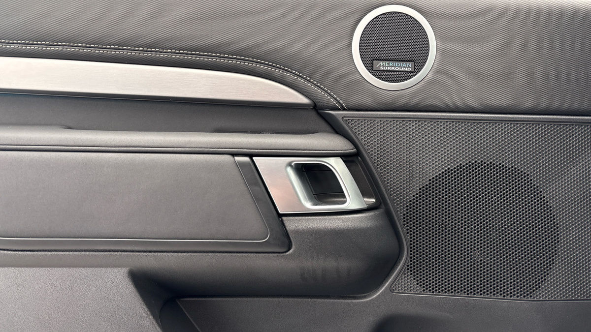 Land Rover Discovery Image 19