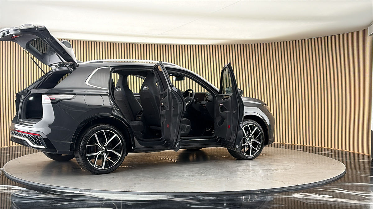 More views of Volkswagen Tiguan