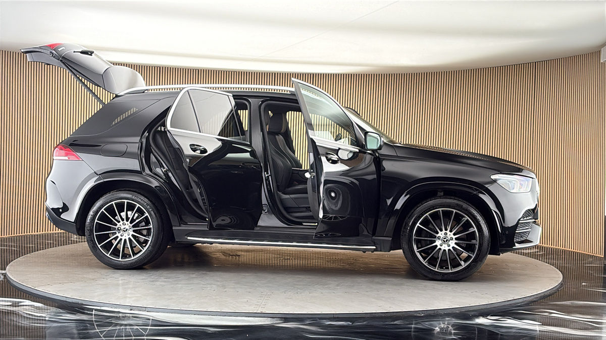 More views of Mercedes-Benz GLE