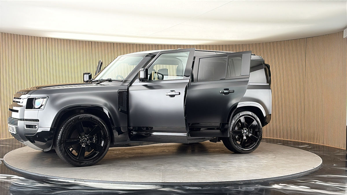More views of Land Rover Defender 110