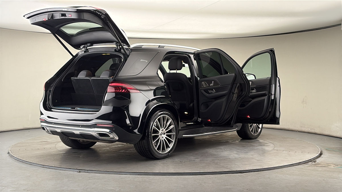 More views of Mercedes-Benz GLE