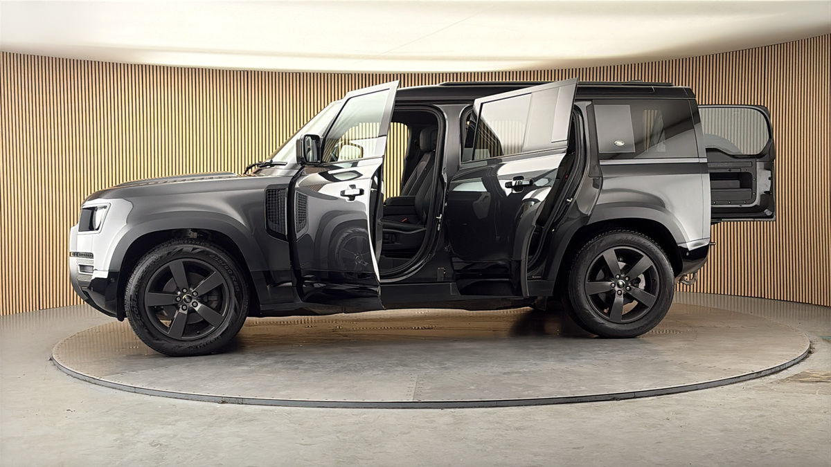 More views of Land Rover Defender 110