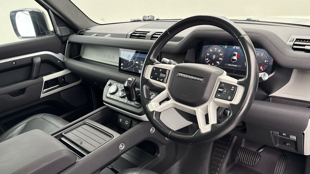 Land Rover Defender 110 Urban Image 5