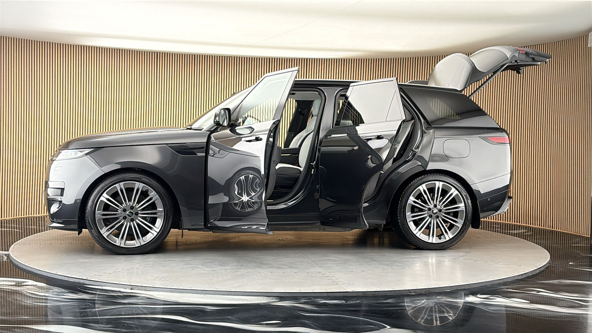 More views of Land Rover Range Rover Sport