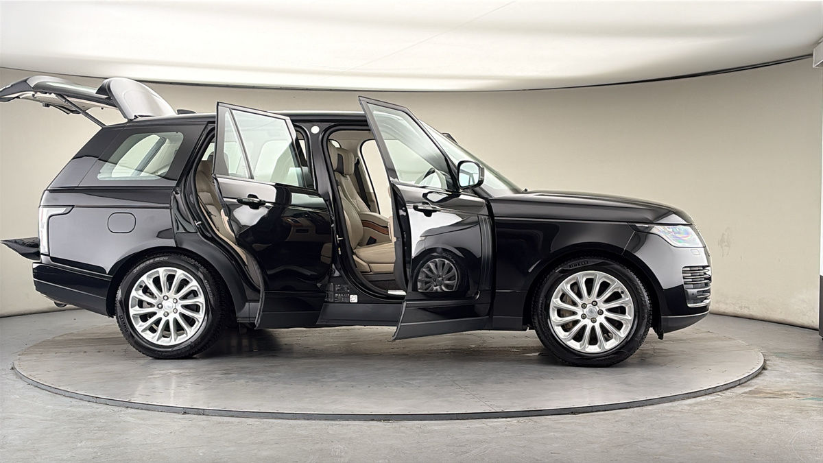 More views of Land Rover Range Rover