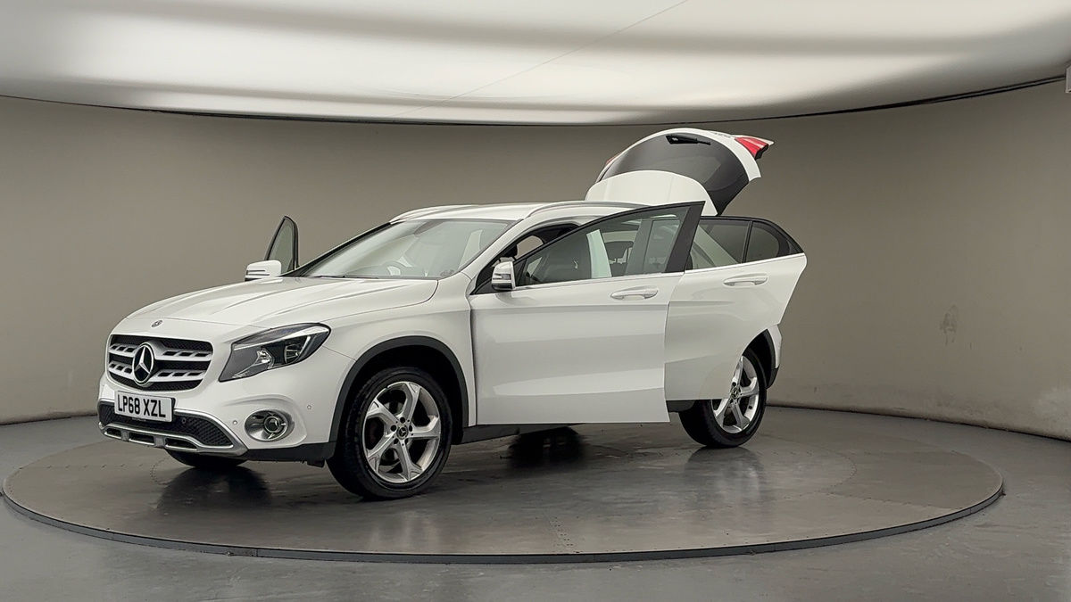 Mercedes-Benz GLA Image 22